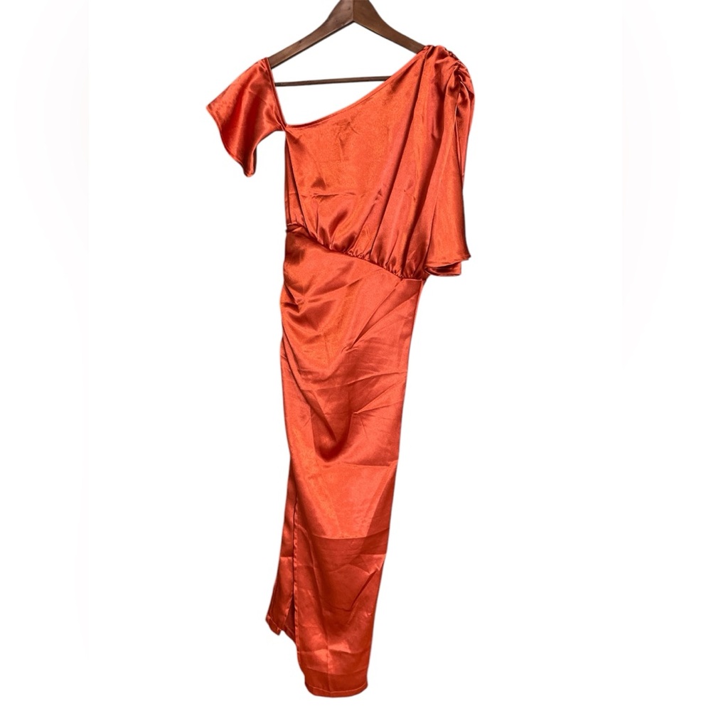 PrettyLittleThing One Shoulder Ruched Skirt Dress / Size 4 / Rust Satin - Picture 4 of 5